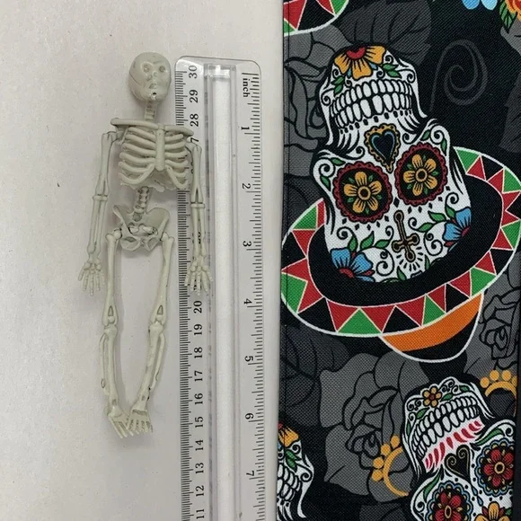 Creepy Vampira with skull Picture Frame with Free plastic skeleton decor💀 - Picture 15 of 17